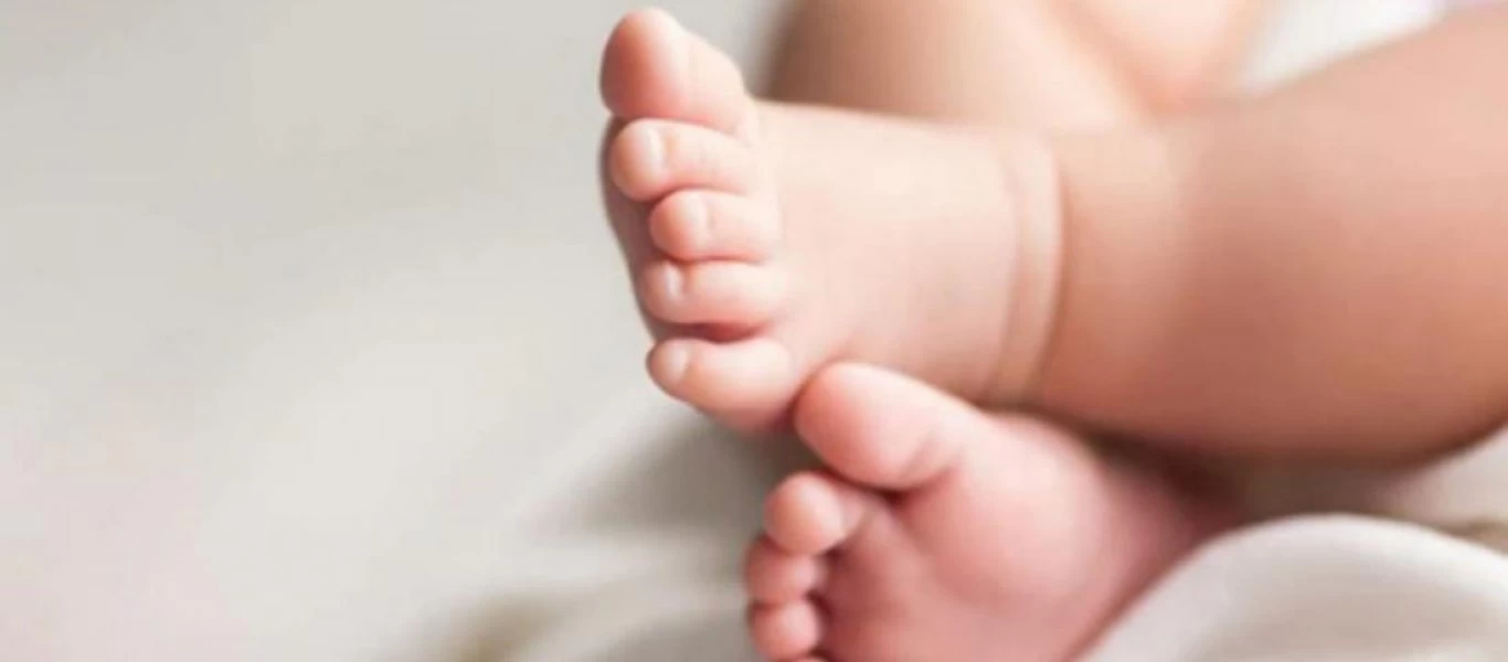 Σάλος στη Ρωσία με τις πρακτικές που χρησιμοποιεί ένας 61χρονος «μασέρ» σε βρέφη (φωτο)